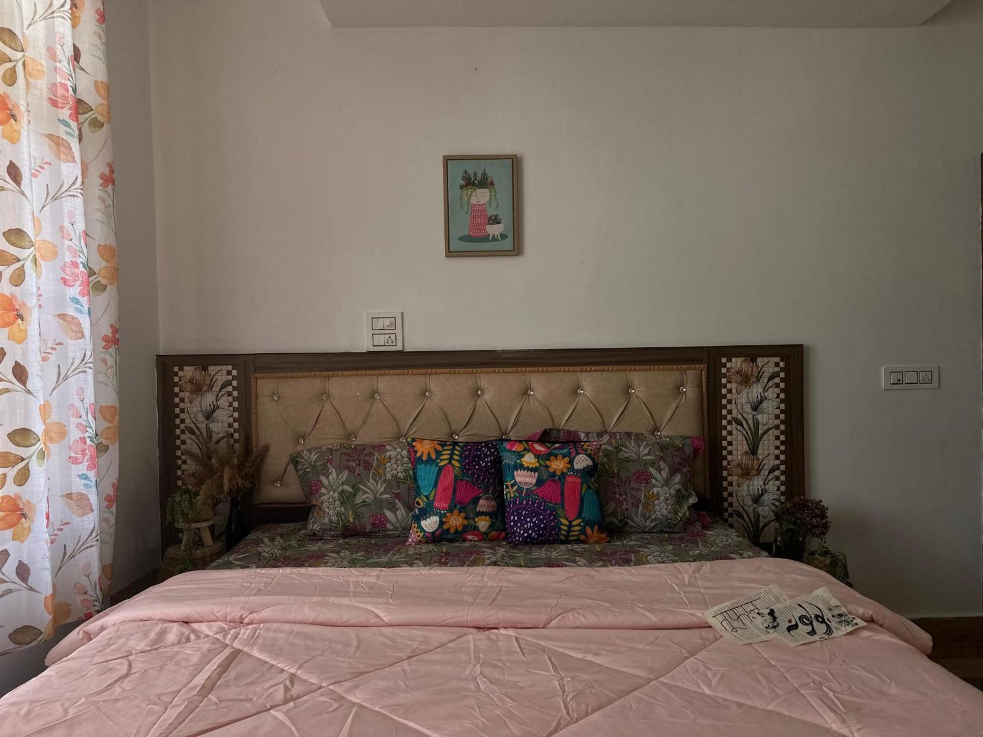 La Casa By Cosmic Kriya Hostel Bir  Exterior photo